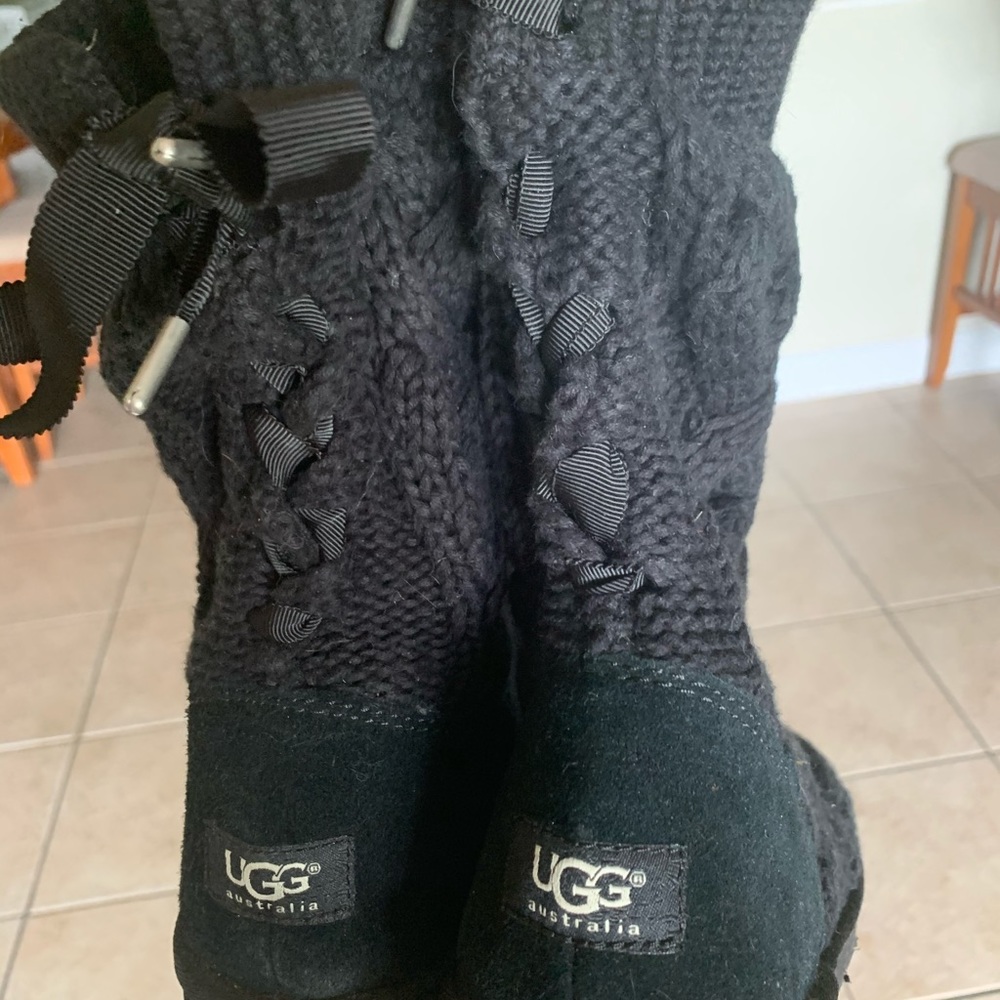 Women’s Uggs Black size 9-9(1/2)